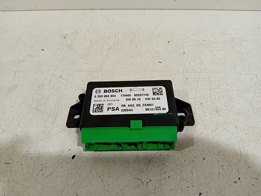 Computer park distance control Peugeot 3008