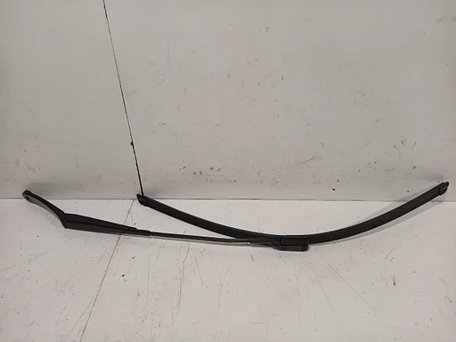 Ruitenwisserarm links voor Ford Puma