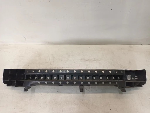 Bumperbalk achter Dacia Logan