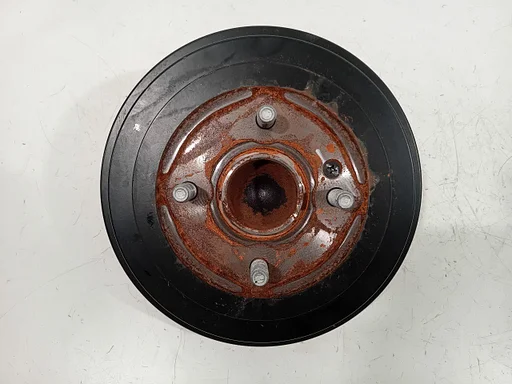 Wielnaaf links achter Kia Picanto