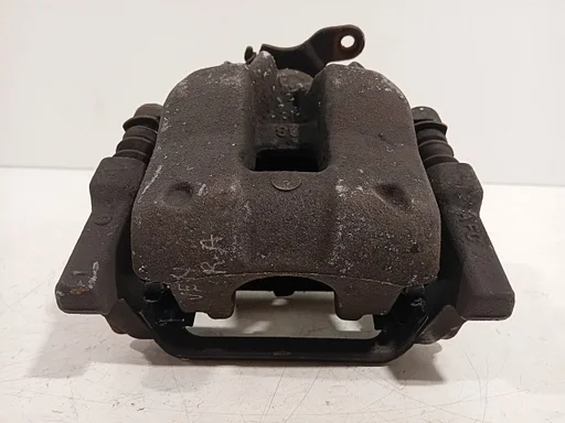 Remklauw rechts achter Toyota Avensis