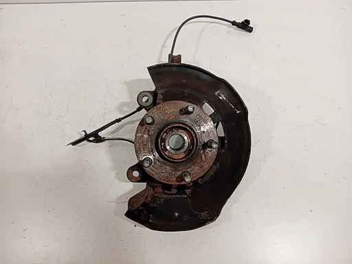 Wielnaaf links voor Toyota Avensis