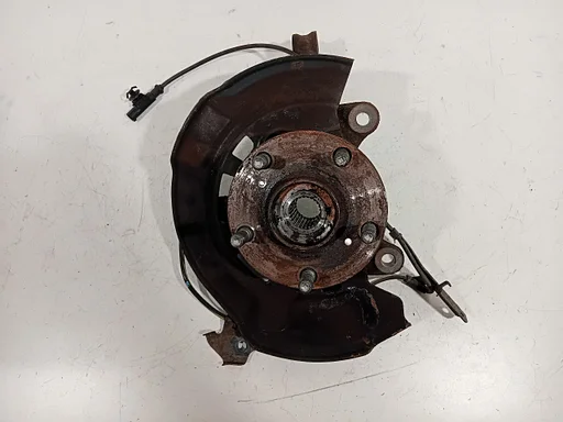 Wielnaaf rechts voor Toyota Avensis