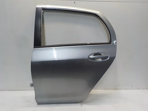Portier links achter Toyota Yaris