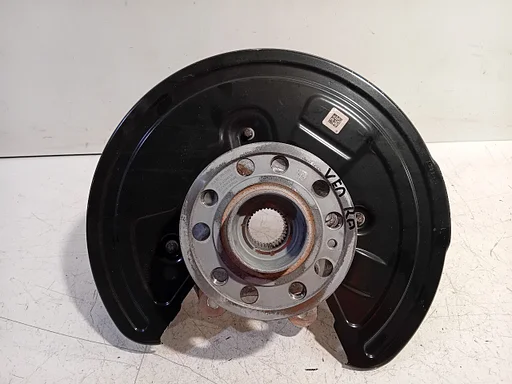 Wielnaaf rechts achter Mercedes-Benz EQ-Klasse