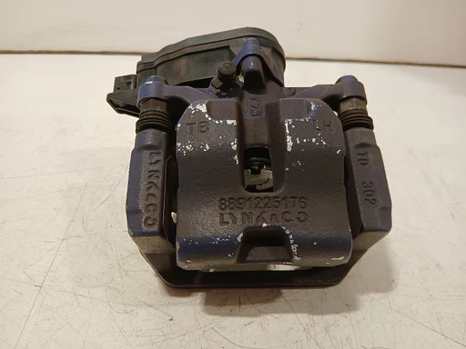 Remklauw links achter Lynk & Co 01