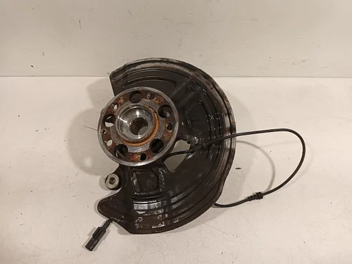 Wielnaaf links voor Mercedes-Benz B-Klasse