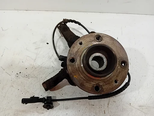 Wielnaaf rechts voor Renault Twingo