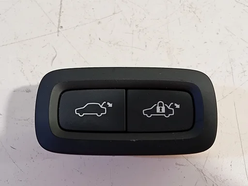 Kofferdeksel schakelaar Lynk & Co 01