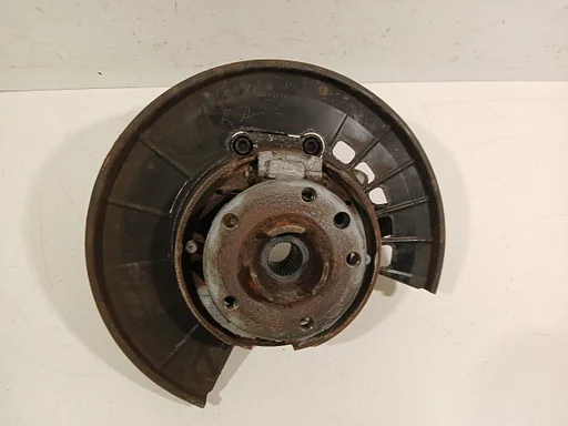 Wielnaaf rechts achter Porsche Cayenne