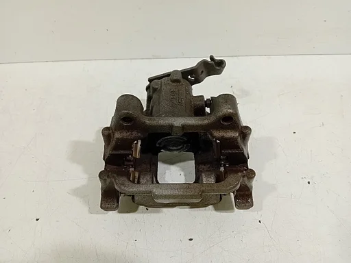 Remklauw rechts achter Skoda Superb