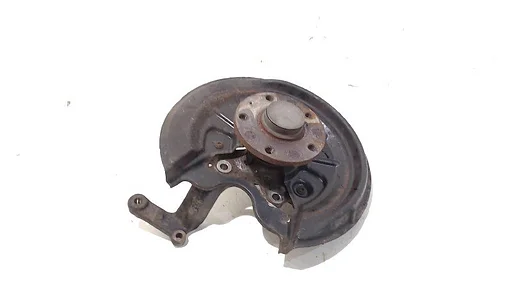 Wielnaaf rechts achter Skoda Octavia