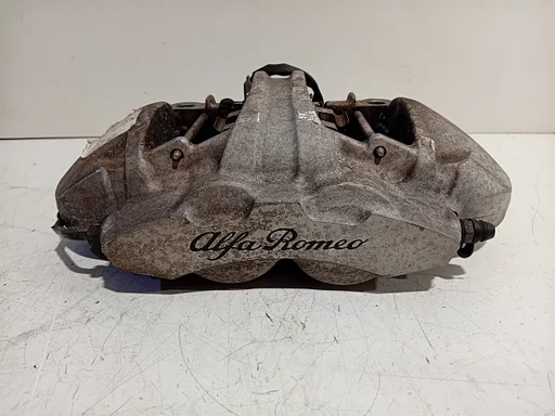 Remklauw rechts voor Alfa Romeo Stelvio