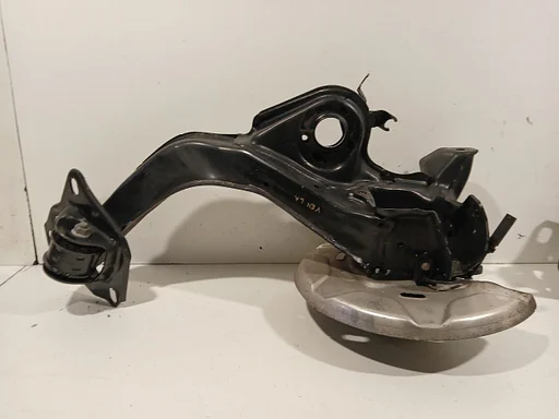 Wielnaaf links achter BMW 1 serie