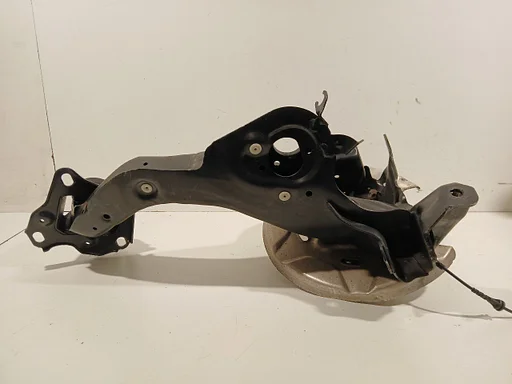 Wielnaaf rechts achter BMW 1 serie