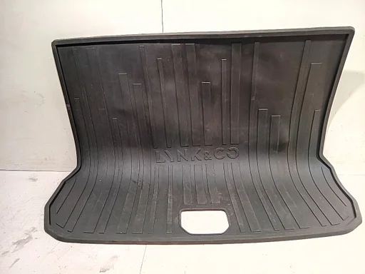 Bagageruimte mat Lynk & Co 01
