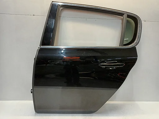 Portier links achter Peugeot 308