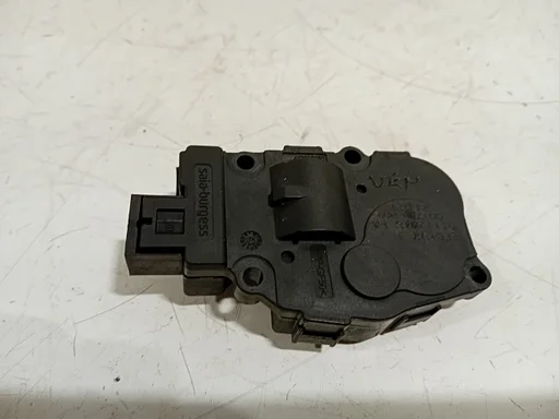 Kachelstelmotor BMW i3