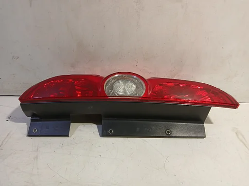 Achterlicht links buiten Opel Combo