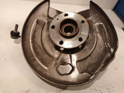 Wielnaaf rechts achter Volvo XC60