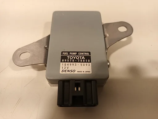 Brandstofpomp relais Lexus NX