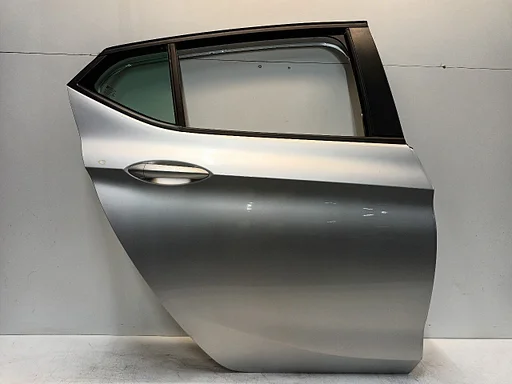 Portier rechts achter Opel Astra