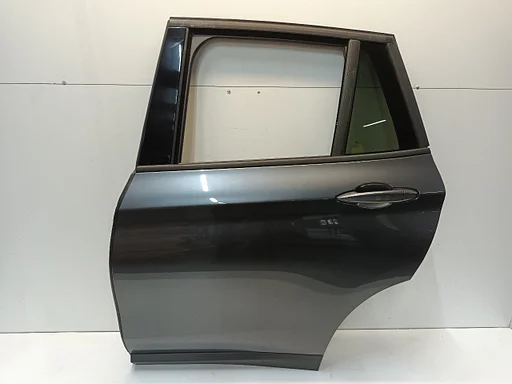 Portier links achter BMW X1