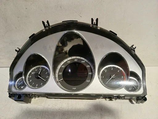 Cockpit Mercedes-Benz E-Klasse