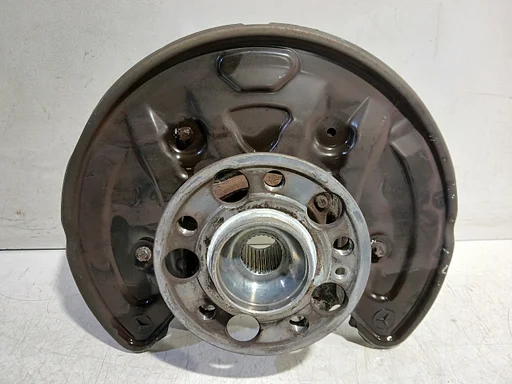 Wielnaaf links achter Mercedes-Benz C-Klasse