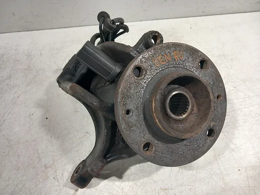 Wielnaaf rechts voor Peugeot 2008