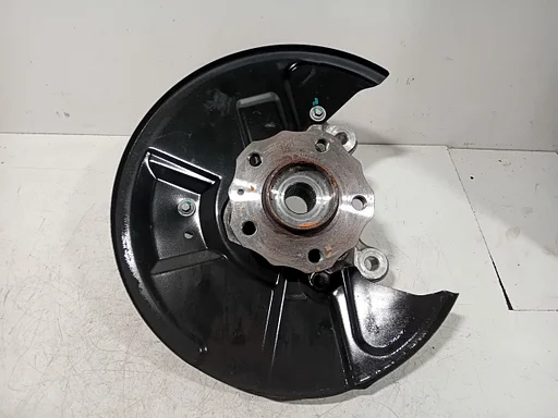 Wielnaaf rechts voor Lynk & Co 01