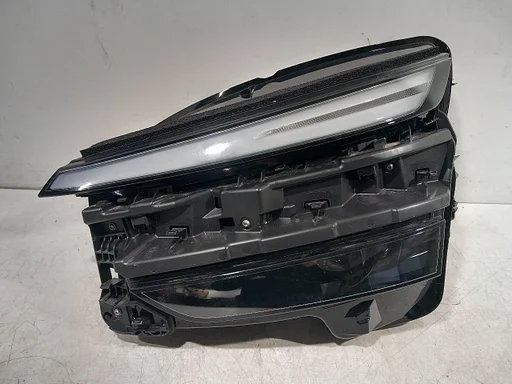 Koplamp links Tesla Model