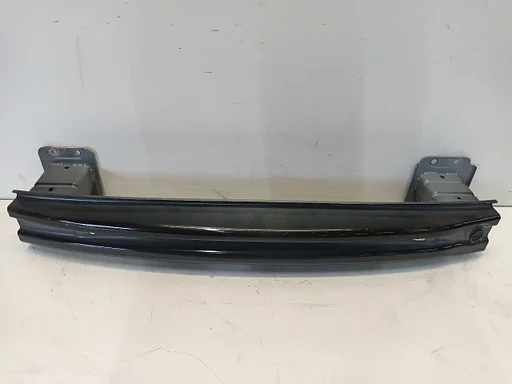 Bumperbalk achter Lynk & Co 01