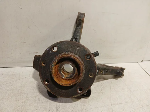 Wielnaaf rechts voor Opel Corsa