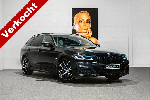 BMW 530 5-serie Touring 530e M-Style | Pan.dak | Head-Up | Soundsyst. | X-drive | Laserl.