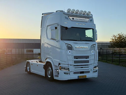 Scania S660 VOLLUCHT, ALCOA, LEREN STOELEN, 2X TANK, LAGE KM, GOEDE CONDITIE.