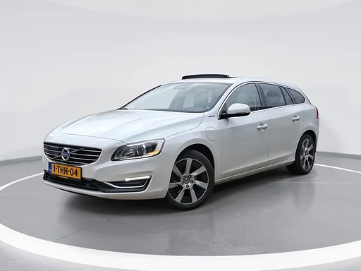 Volvo V60 2.4 D6 AWD Plug-In Hybrid Summum |SCHUIFDAK|NW HV ACCU + AIRCOPOMP| 18613 / 4857