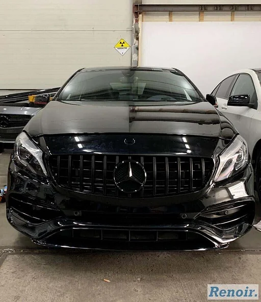 Grill Mercedes A Klasse Facelift Panamericana GRIL A45 Zwart GEEN LOGO