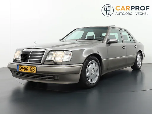 Mercedes-Benz E 500 Mercedes-Benz E-Klasse E500 500E sunroof Becker navigatie Leder cruise controle New condition E500 500E sunroof Becker navigatie Leder Cruise