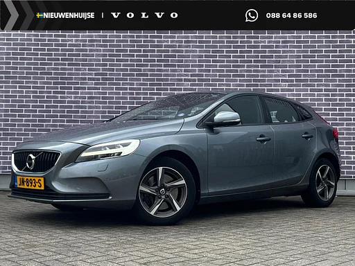 Volvo V40 1.5 T2 Momentum | trailer coupling | heated seats | Heater | cruise control | parking sensors achter |