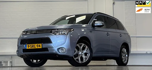 Mitsubishi Outlander 2.0 PHEV Instyle+ carro de reboque câmera Mooi! navigatie