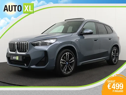 BMW iX1 xDrive30 67 kWh (98%SOH) 313 PK M-sport+ Telhado de pano Carplay câmera