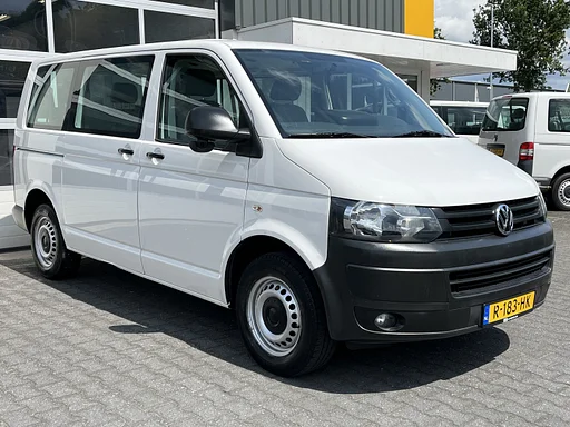 Volkswagen T5 Transporter Kombi 2.0 TDI 140 PK DSG L1H1 BM BTW en BPM vrij aria condizionata Cruise Control auto da rimorchio PDC Marge 1 ° proprietario Ideaal voor conversione naar rv Euro 5 Personenbus Kombi station wagon Tourer Groepsvervoer