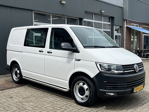 Volkswagen Transporter 2.0 TSI L1H1 Benzine Airco Cruise controle Navigatie Apple carplay Parkeerhulp achter 3-Persoons Bpm vrij voor particulier gebruik!!