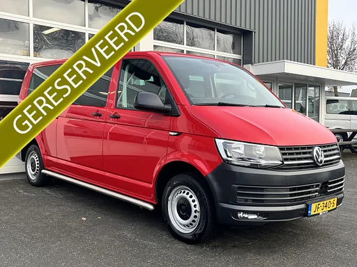 Volkswagen T6 Transporter Kombi 2.0 TDI L2H1 150pk BPM/ BTW vrij 9 seats Euro 6 air conditioning cruise control Navigatiesysteem Telefoonverbinding Apple carplay 1er propietario trailer coupling 2500kg towing weight 1er propietario Euro 6 Ex overheidsauto