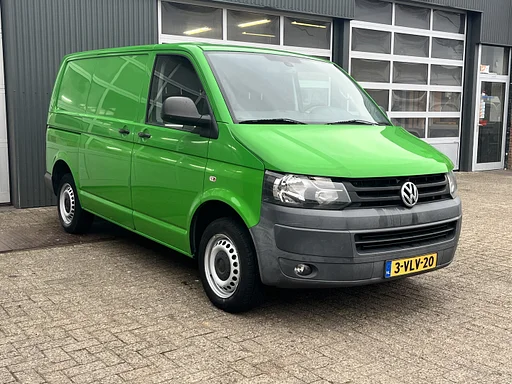 Volkswagen Transporter 2.0 TDI L1H1 Airco Cruise controle Trekhaak 2200kg trekgewicht Telefoonverbinding Navigatiesysteem Camera Schuifdeur Euro 5