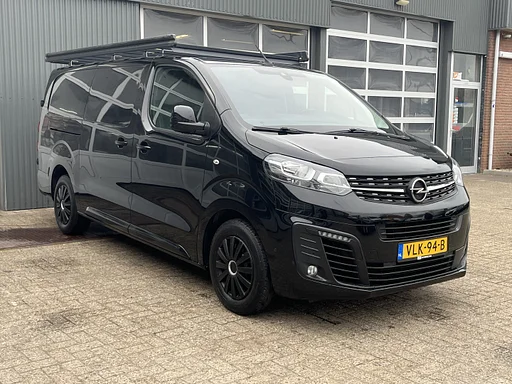 Opel Vivaro 2.0 CDTI L2H1 Dubbele schuifdeur Parkeerhulp voor en achter Achteruitrijcamera Airco Cruise control Kastinrichting Imperiaal Apple Carplay Bluetooth telefoon voorbereiding 3-Persoons Euro 6