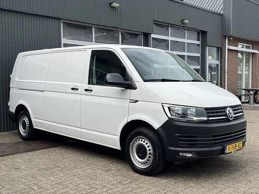 Volkswagen Transporter 2.0 TDI L2H1 102pk Kastinrichting 2200kg Trekgewicht Cruise controle Parkeerhulp achter Lang Bpm vrij 1e eigenaar Dealer onderhouden !! Euro 6