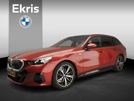 BMW 530 M-Sportpakket | LED | navigatie | trailer coupling | sunroof | Active cruise | DAB | Harman-kardon sound | Alu 20 inch 5 Serie Touring 530e
