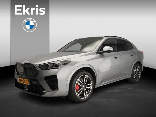 BMW iX2 eDrive20 | M-Sportpakket | LED | HUD | Active cruise | napfénytető | vontatóautó | DAB | Harman-kardon sound | Alu 19 inch